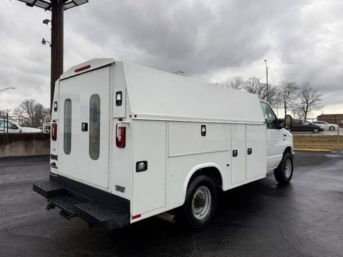 Used 2019 Ford E-350 and Econoline 350 Super Duty w/ Power Windows & Locks Group RWD image 9