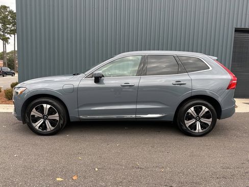 Used 2023 Volvo XC60 T8 Plus image 4
