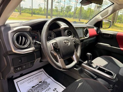 Used 2023 Toyota Tacoma SR5 RWD image 13