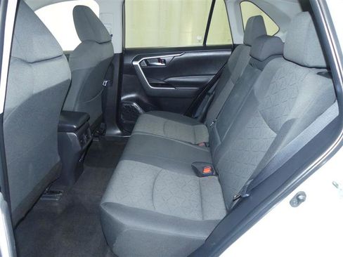 Used 2022 Toyota RAV4 XLE image 22