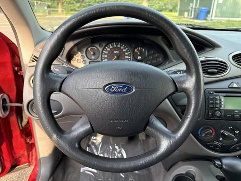 Used 2003 Ford Focus SE FWD image 20
