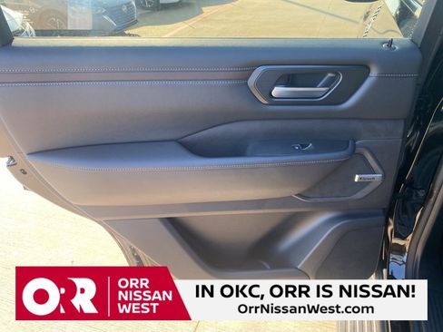 New 2025 Nissan Armada SL w/ Captain's Chari Seat Package image 14