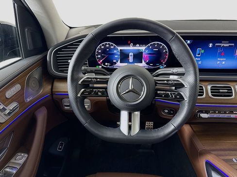 Used 2024 Mercedes-Benz GLS 580 4MATIC w/ Night Package image 11