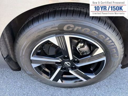 Used 2025 Nissan Sentra SV image 14