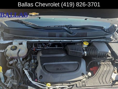 Used 2024 Chrysler Pacifica Touring-L FWD image 31