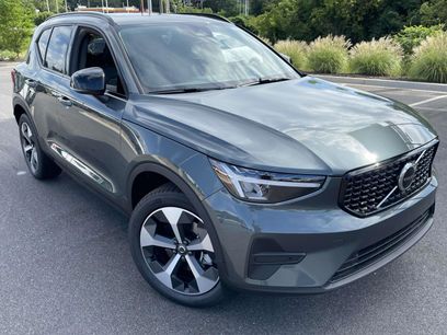 New 2026 Volvo XC40 B4 Core w/ Climate Package