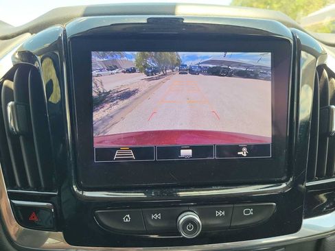 Used 2020 Chevrolet Traverse LT FWD image 25
