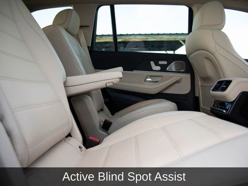 Used 2021 Mercedes-Benz GLS 450 4MATIC image 17