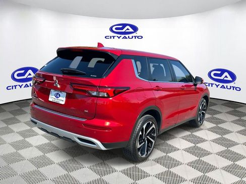 Used 2024 Mitsubishi Outlander SE Black Edition AWD/4WD image 3