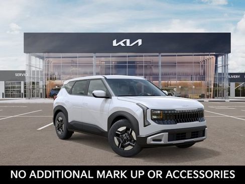 New 2027 Kia Seltos LX FWD image 8