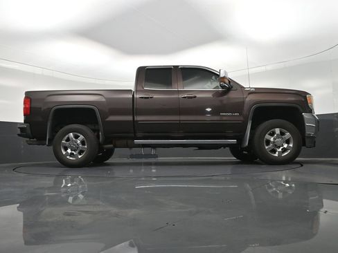 Used 2016 GMC Sierra 2500 SLE w/ SLE Preferred Package AWD/4WD image 28