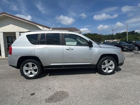 Used 2013 Jeep Compass Sport FWD image 6