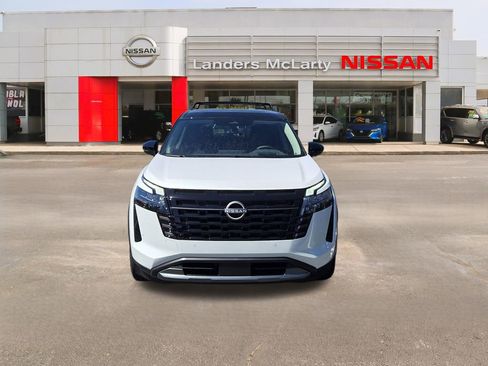 New 2026 Nissan Pathfinder Platinum image 8