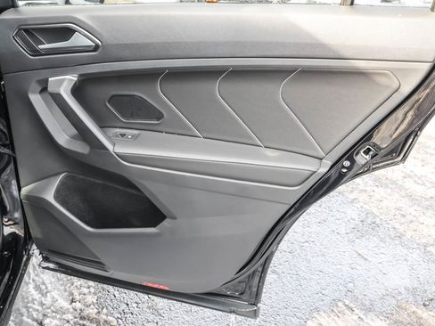 Certified 2024 Volkswagen Tiguan SE image 30