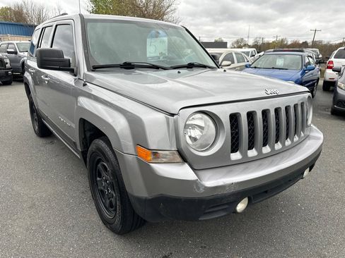 Used 2016 Jeep Patriot Sport w/ Power Value Group image 7