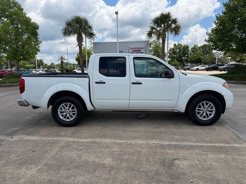 Used 2014 Nissan Frontier SV w/ SV Value Truck Package RWD image 6