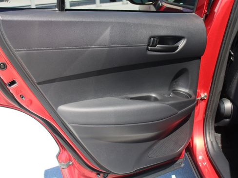 Used 2025 Toyota Corolla Cross AWD Hybrid w/ Moonroof Package image 12