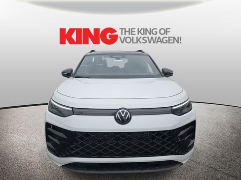 New 2026 Volkswagen Tiguan SE R-Line image 9
