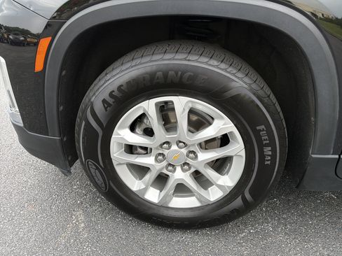 Used 2022 Chevrolet Traverse LS FWD image 11