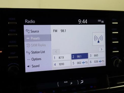 Used 2024 Toyota Sienna XLE AWD/4WD image 30