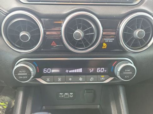 Used 2020 Nissan Sentra SV image 32