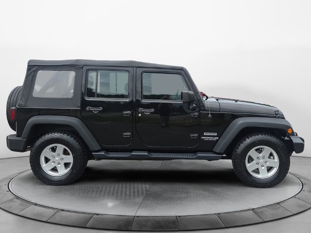 Used 2016 Jeep Wrangler Unlimited Sport w/ Connectivity Group AWD/4WD image 6