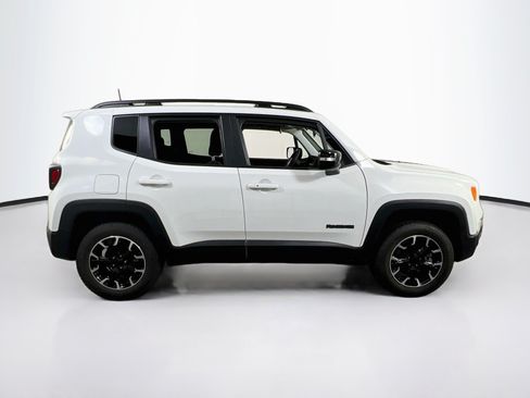 Used 2023 Jeep Renegade Latitude AWD/4WD image 4