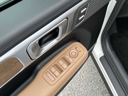Used 2025 Hyundai Santa Fe Limited FWD image 16