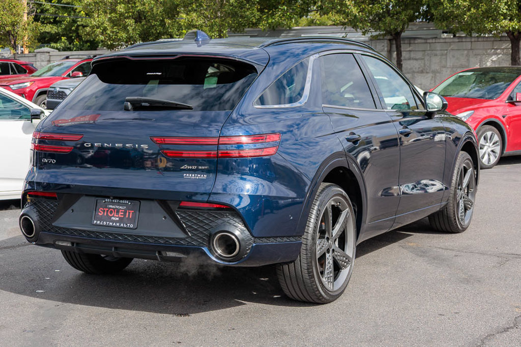 Used 2022 Genesis GV70 3.5T Sport w/ Sport Prestige Package AWD/4WD image 18