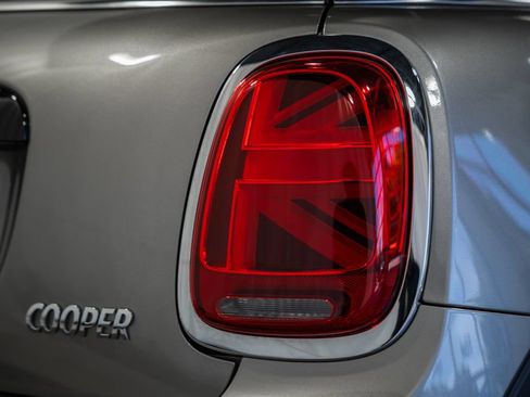 Used 2020 MINI Cooper 2-Door Hardtop FWD image 6