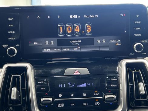 Used 2022 Kia Sorento S image 16