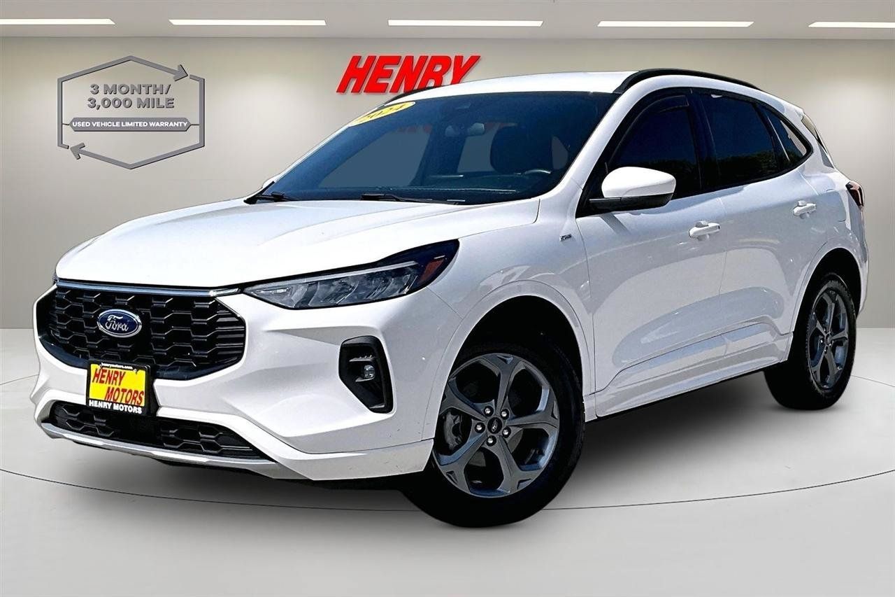Used 2024 Ford Escape ST-Line Select AWD/4WD image 3