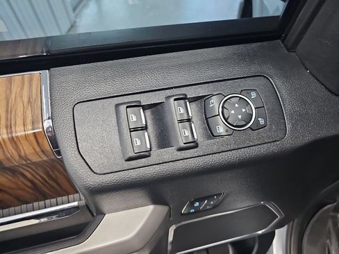 Used 2020 Ford F150 Lariat w/ Equipment Group 502A Luxury AWD/4WD image 11