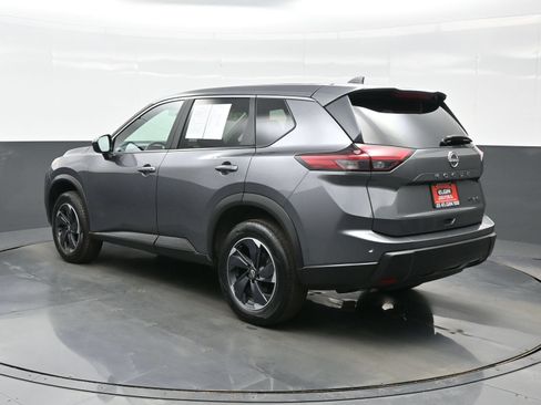 Used 2024 Nissan Rogue SV AWD/4WD image 5