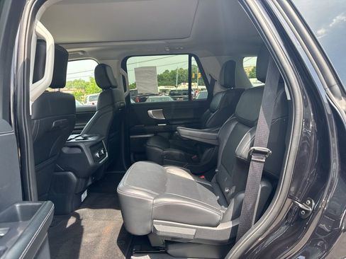 Used 2025 Ford Expedition Platinum AWD/4WD image 21