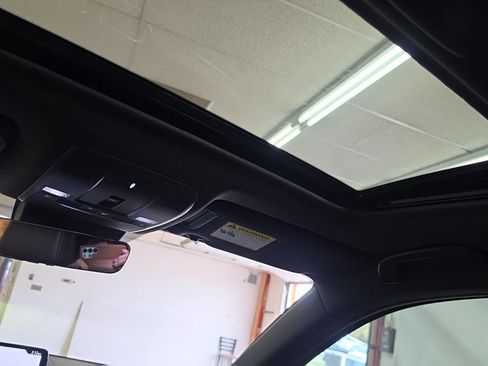 Used 2023 MAZDA CX-5 Signature image 8