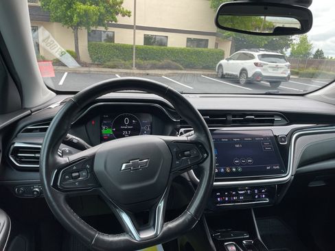 Used 2022 Chevrolet Bolt EUV LT w/ Convenience Package FWD image 20