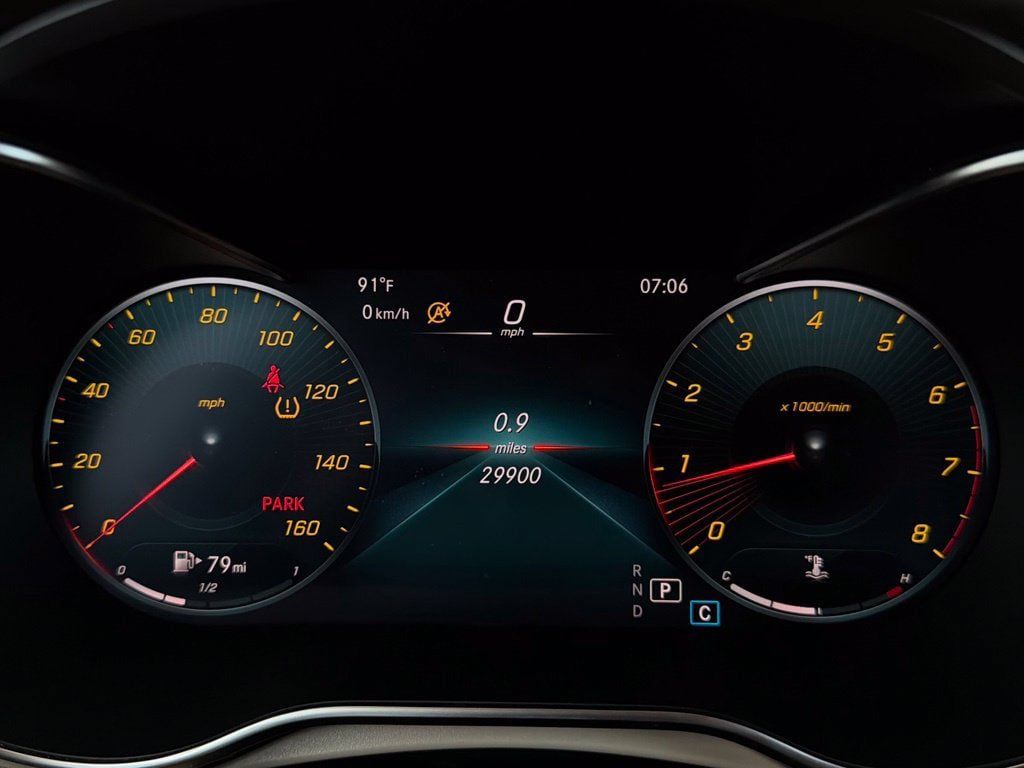 Used 2022 Mercedes-Benz GLC 300 w/ Premium Package Lite image 13