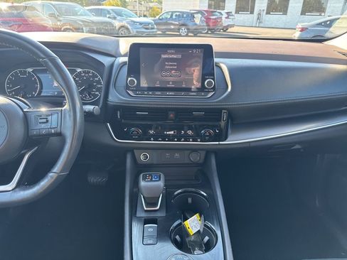 Used 2021 Nissan Rogue SV w/ Premium Package image 22