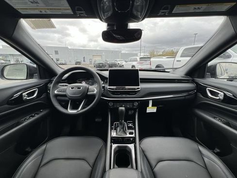 Used 2026 Jeep Compass Limited image 14