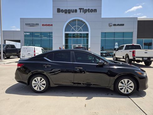 Used 2024 Nissan Sentra S FWD image 2