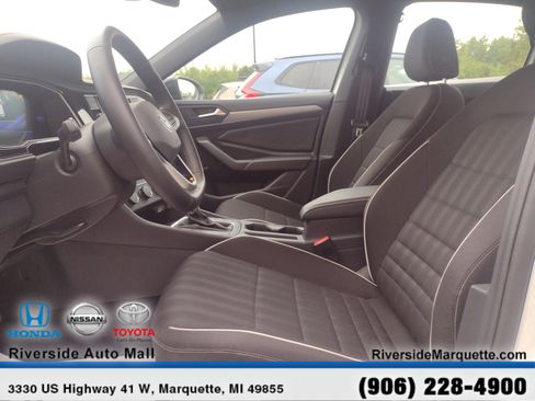 Used 2024 Volkswagen Jetta Sport image 15