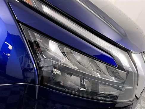 Used 2025 Nissan Pathfinder SL image 29