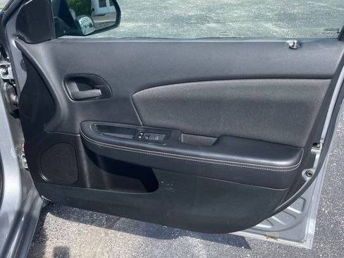 Used 2013 Dodge Avenger SE FWD image 21
