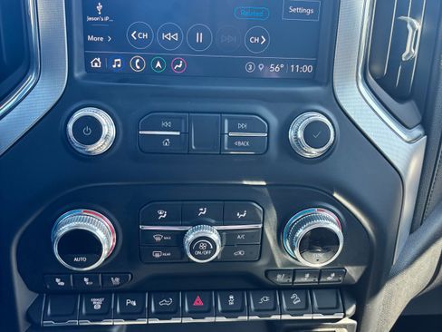 Used 2022 GMC Sierra 2500 SLT w/ SLT Premium Package image 19