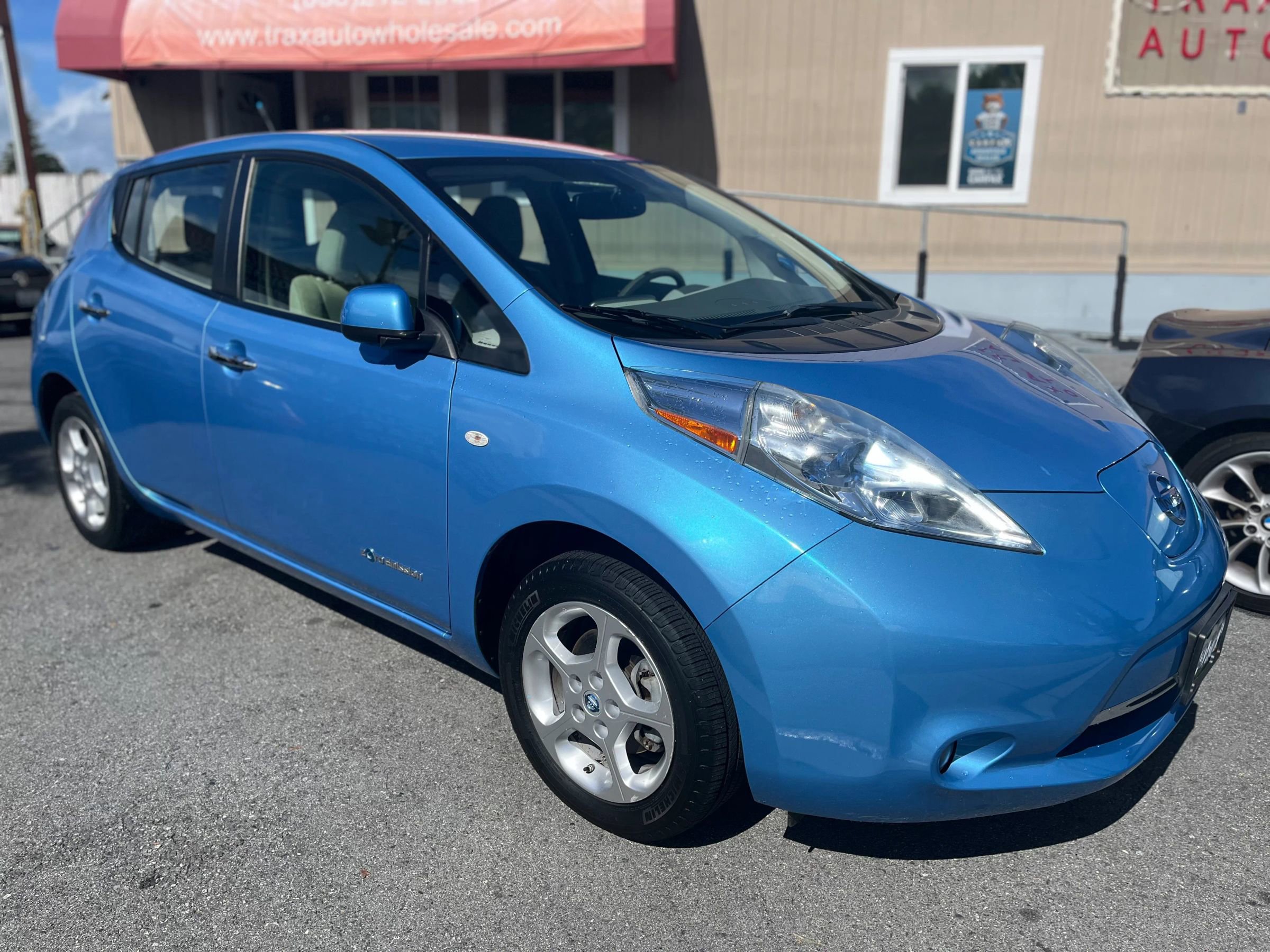 Used 2011 Nissan Leaf SL FWD image 1