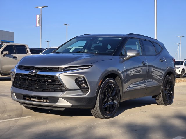 Used 2024 Chevrolet Blazer LT w/ Convenience Package FWD image 4