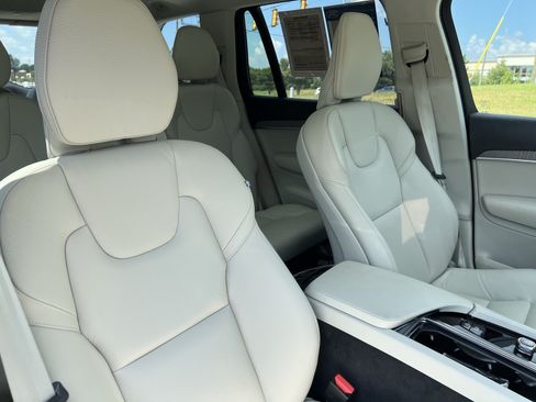 Used 2025 Volvo XC90 B6 Plus AWD/4WD image 34