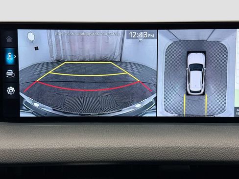 Used 2023 Genesis GV70 2.5T w/ Advanced Package image 15