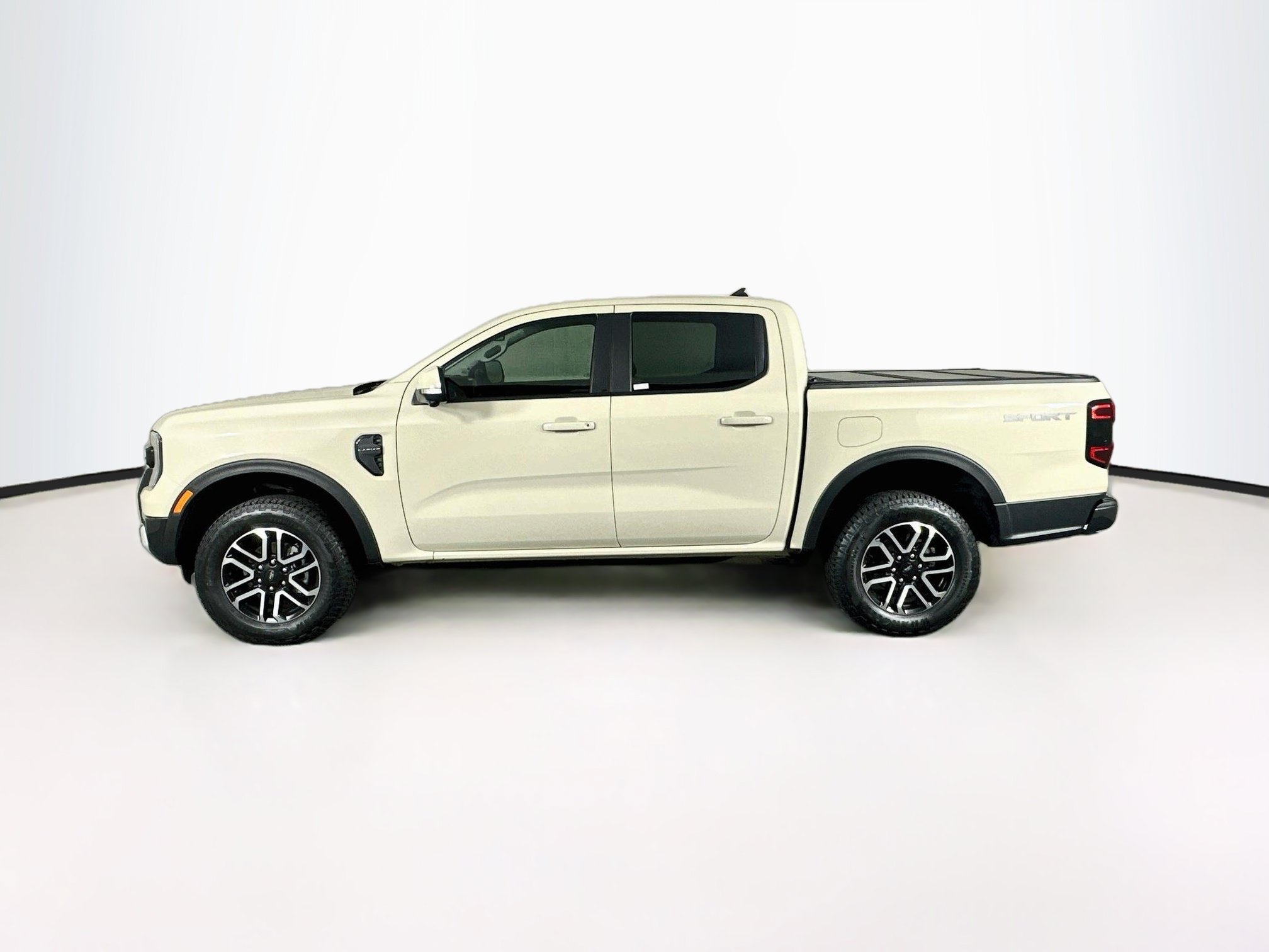 Used 2025 Ford Ranger Lariat RWD image 4